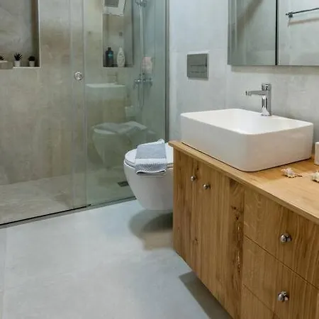 Blue Wave Apartment *